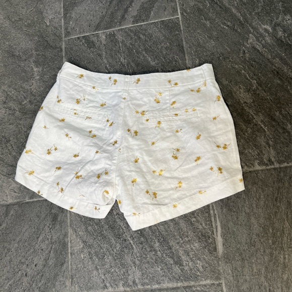 Old Navy White With Gold Palm Trees Linen Blend Casual Everyday Shorts - Picture 2 of 5
